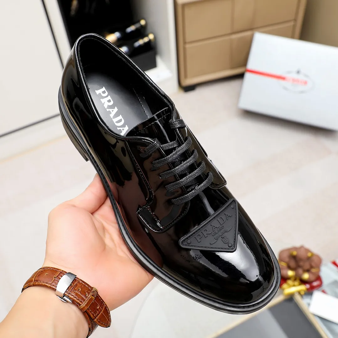 Men's shoes 💰620 💰💰🎩🎩【Prada】Counter 1:1⬆️original reproduction, absolute quality🆗original outsole, high-quality imported rubber, wear-resistant and non-slip, never degummed, upper material: imported first-layer cowhide➕anti-slip foam outsole, official website material, inner material: water-dyed leather lining, 3 colors available! Code number 38-44 (45. Can be customized)